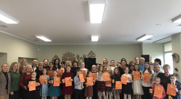 Prabėgo IX-asis mažųjų pianistų konkursas „Bėgantys pirštukai“