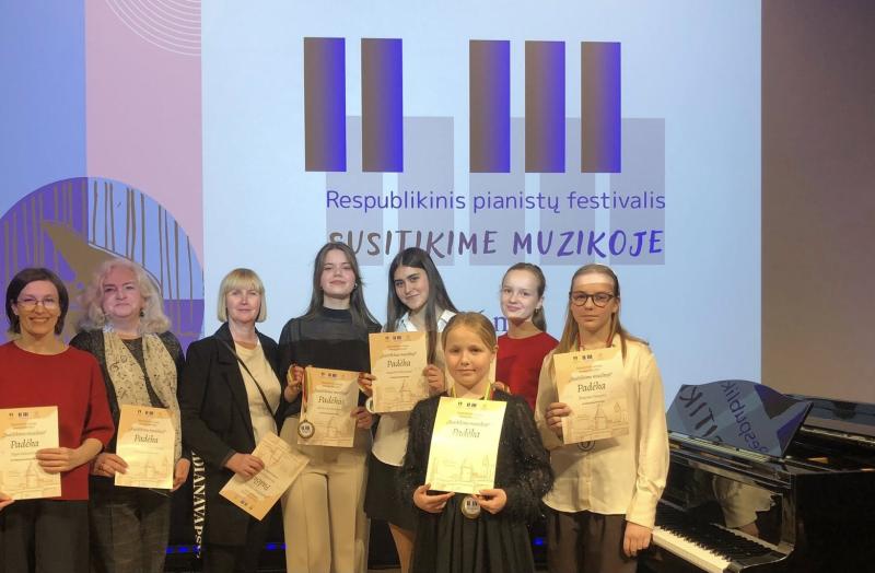 Pasaulinę fortepijono dieną pianistės pasitiko respublikiniame pianistų festivalyje „Susitikime muzikoje"
