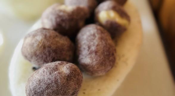 Unikali Dizaino asociacijos kūrybinių darbų paroda „VILNOS PASAKA Velykų stalui“