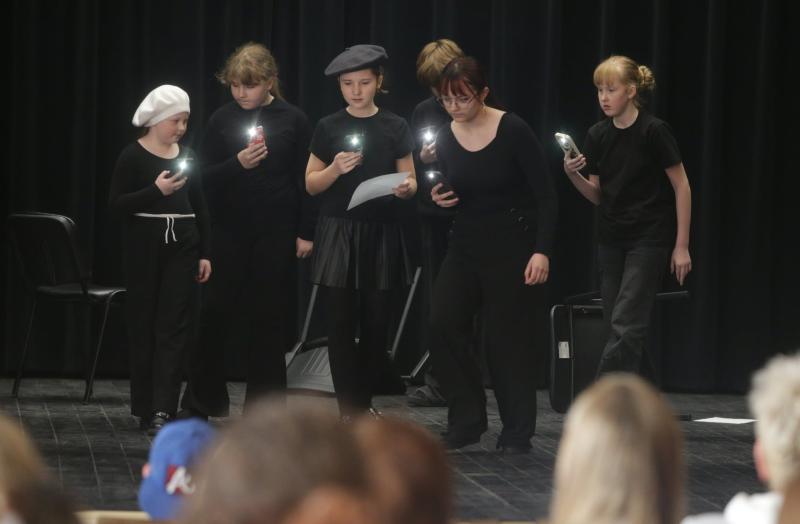 Jaunieji aktoriai - respublikiniame mokinių teatro etiudų konkurse „Scenos kodas“